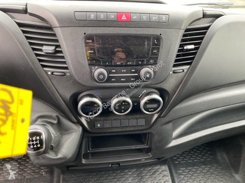 Veicolo commerciale Iveco 35C16H3.0 empattement...