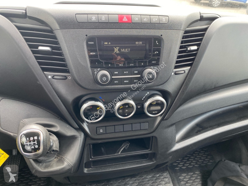 Véhicule utilitaire Iveco 35C16H3.0 empattement...