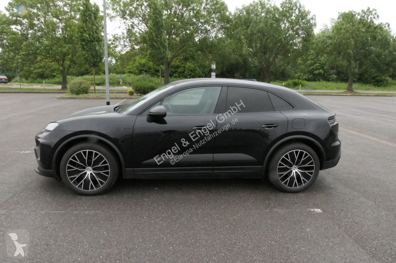 Véhicule utilitaire Porsche Macan 4 Electric -...