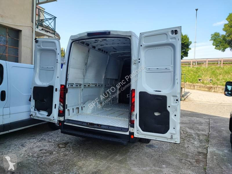 Furgoneta Iveco