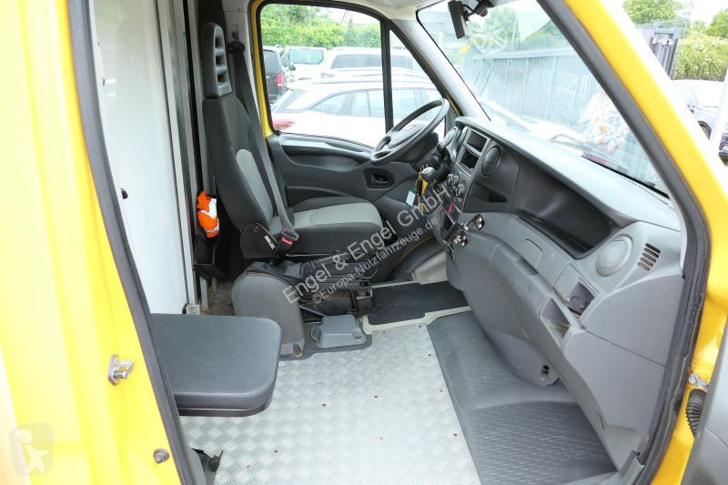 Véhicule utilitaire Iveco Daily 35 S11 C30C...