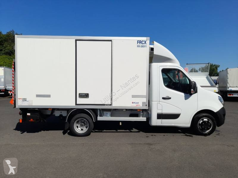 Véhicule utilitaire Nissan