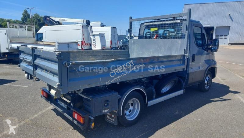 Véhicule utilitaire Iveco 35C16