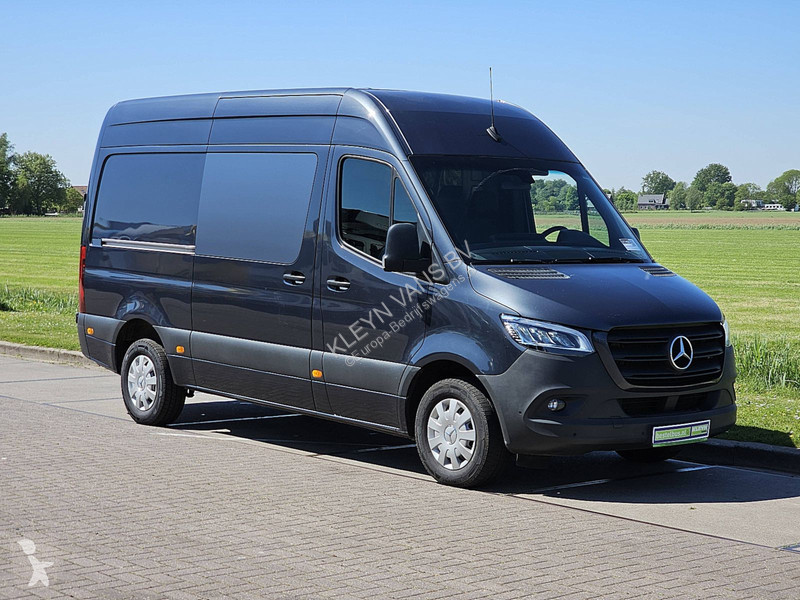 Véhicule utilitaire Mercedes 317 L2H2 LED Navi !