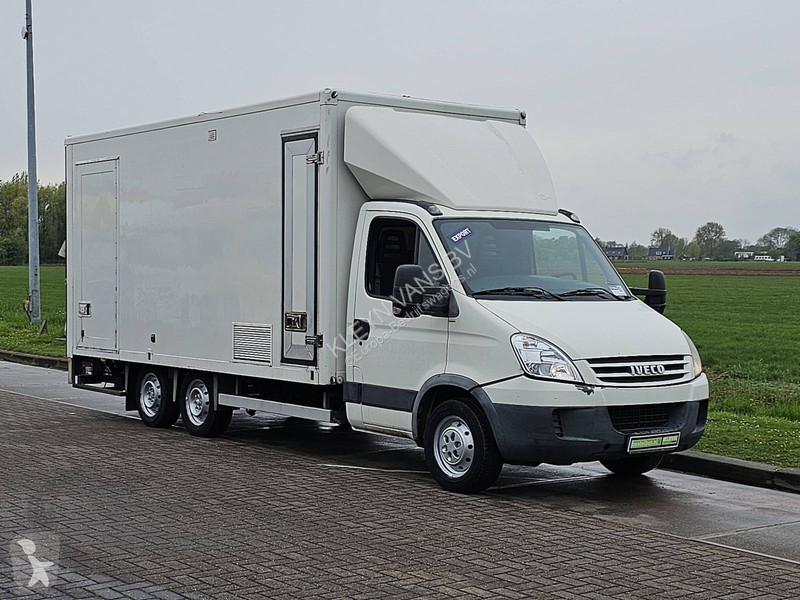 Véhicule utilitaire Iveco 35S14       BE-COMBI...