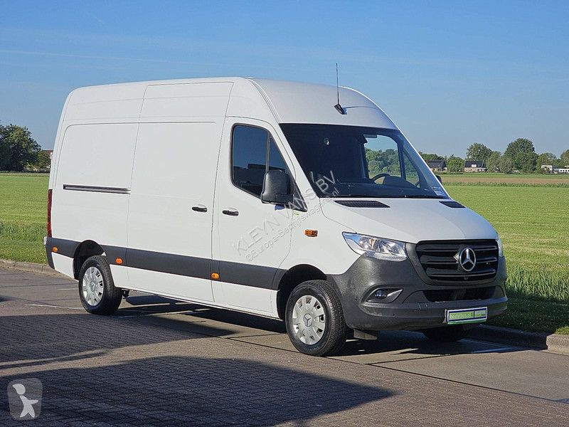 عربة نفعية Mercedes 317 L2H2 Navi RWD!