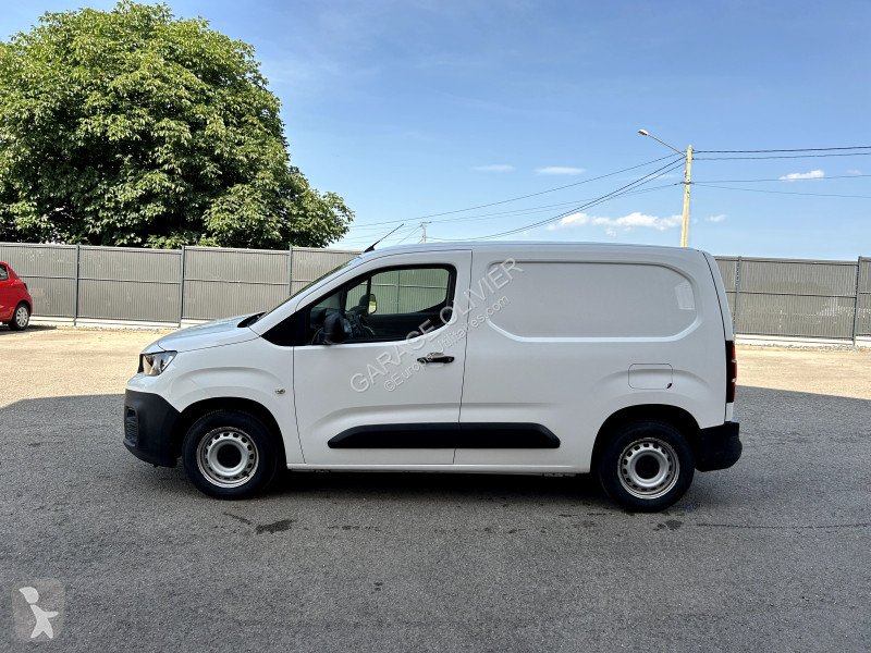 Peugeot Standard 650KG 1.5 Bluehdi 100 Premium van