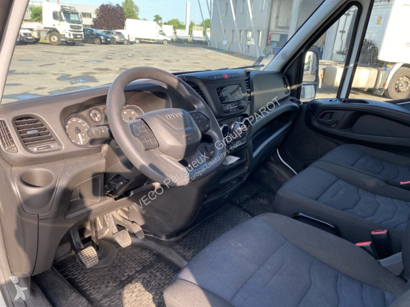 عربة نفعية Iveco 35C16 Empattement 4100