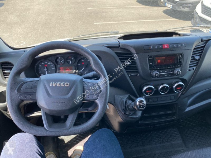 Véhicule utilitaire Iveco 35C16H3.0 empattement...