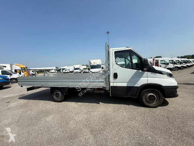 Autoutilitară Iveco Daily 35S16H 3.0 3750 cassone