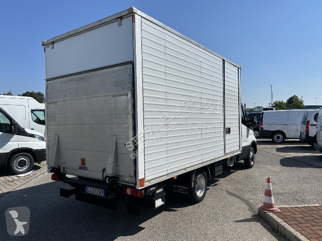 Veicolo commerciale Iveco DAILY 35C14H BOX +...