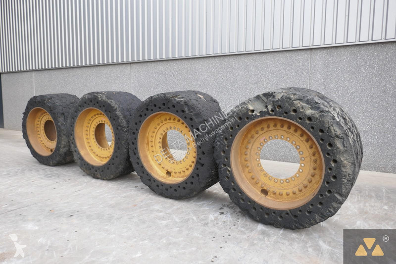 Autoutilitară Volvo L180 Cushion wheels