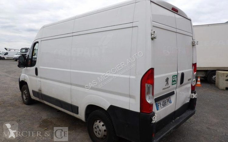 Véhicule utilitaire Peugeot