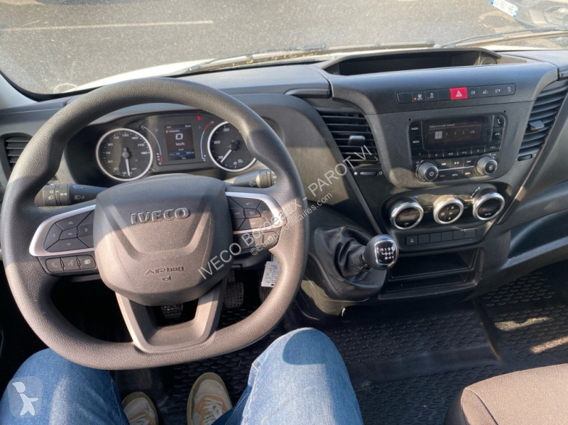 Véhicule utilitaire Iveco 35C16H3.0 empattement...