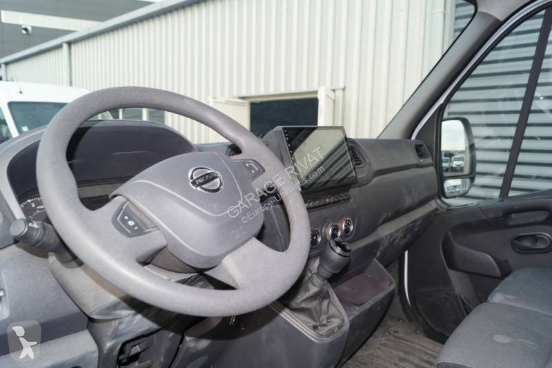 Autoutilitară Nissan
