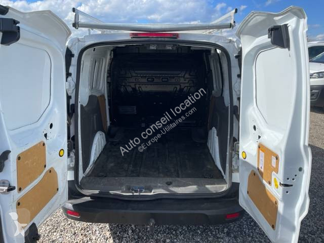 Véhicule utilitaire Ford CONNECT L1 ESSENCE