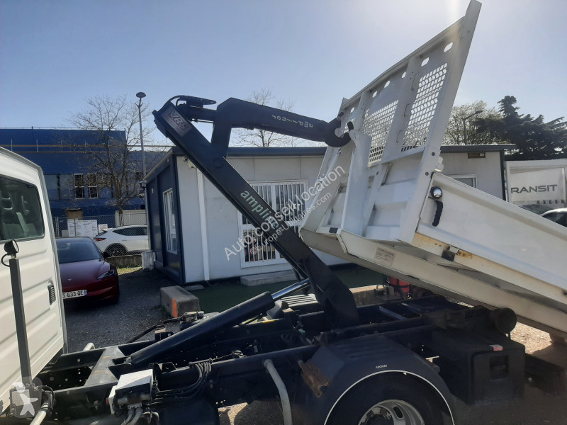 Furgoneta Iveco 35C15 BRAS POLYBENNE