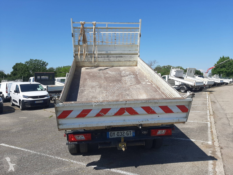 Véhicule utilitaire Ford 2.2 125ch RJ BENNE