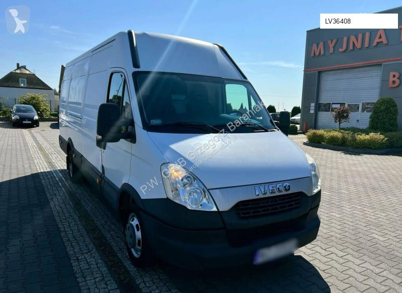 Autoutilitară Iveco 35C13 Blaszak L4H3 Long...