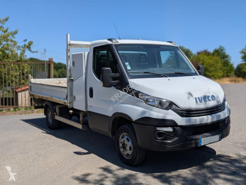 Véhicule utilitaire Iveco 35-12