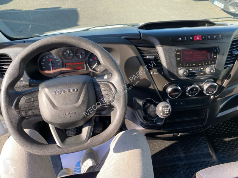 Véhicule utilitaire Iveco 35C16 Empattement 4100
