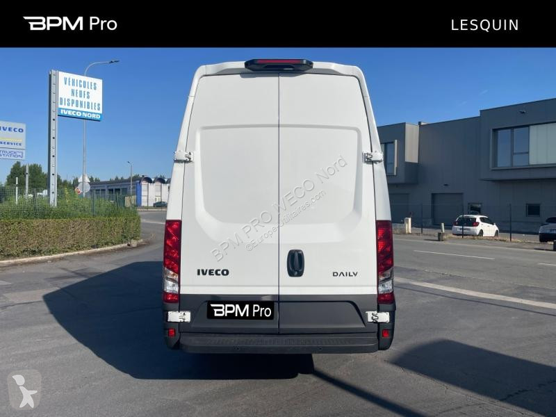 Véhicule utilitaire Iveco 35S Fg 35S18HA8 V12...