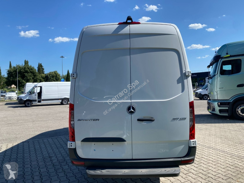 Autoutilitară Mercedes Furgone Traz. Post