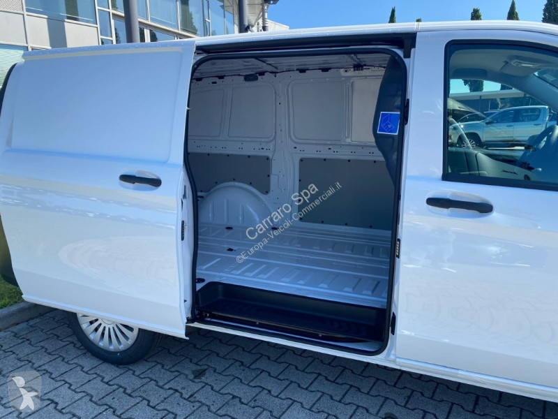 Autoutilitară Mercedes Furgone