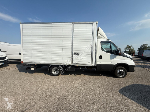 Veicolo commerciale Iveco DAILY 35C14H BOX +...