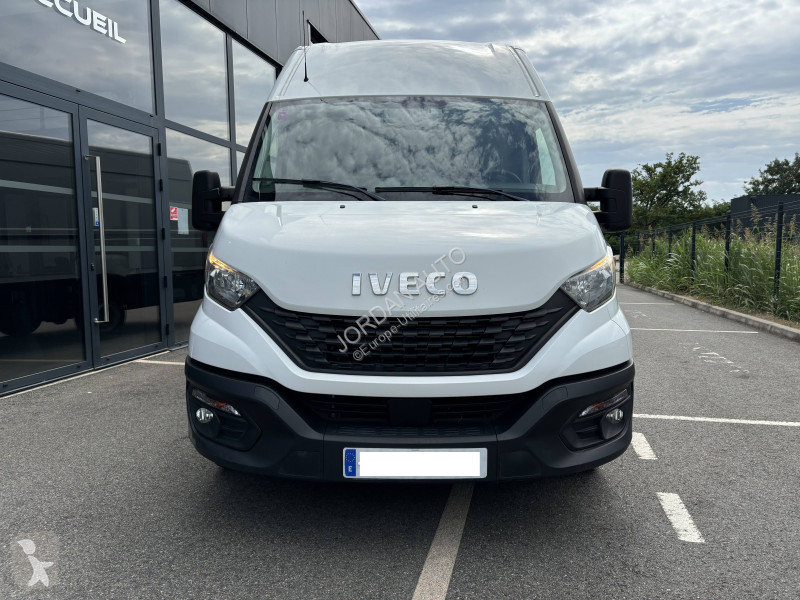 Autoutilitară Iveco 2.3d 160ch L4H2