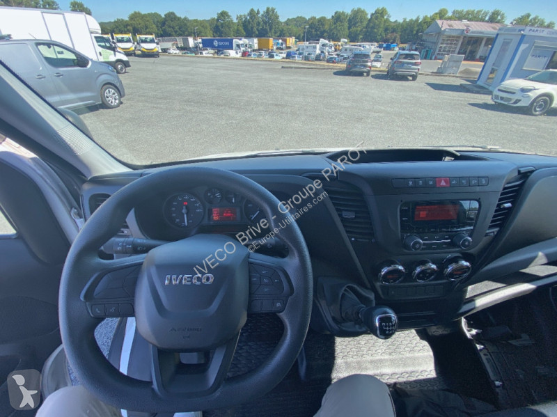 Véhicule utilitaire Iveco 35C16H3.0 empattement...