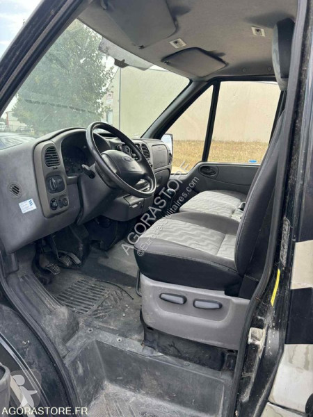Véhicule utilitaire Ford