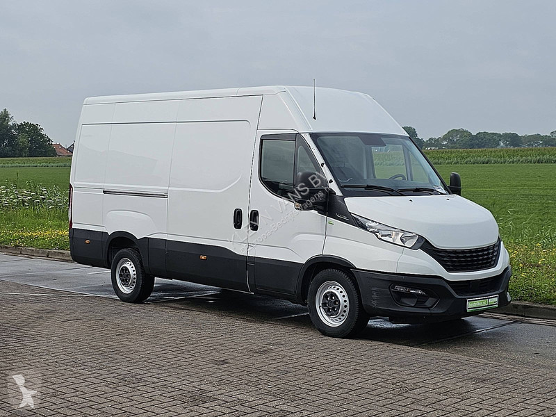 Véhicule utilitaire Iveco 35S14       L2H2...