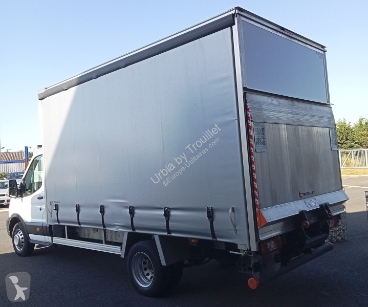 Furgoneta Ford ROUES JUMELEES RIDEAUX...