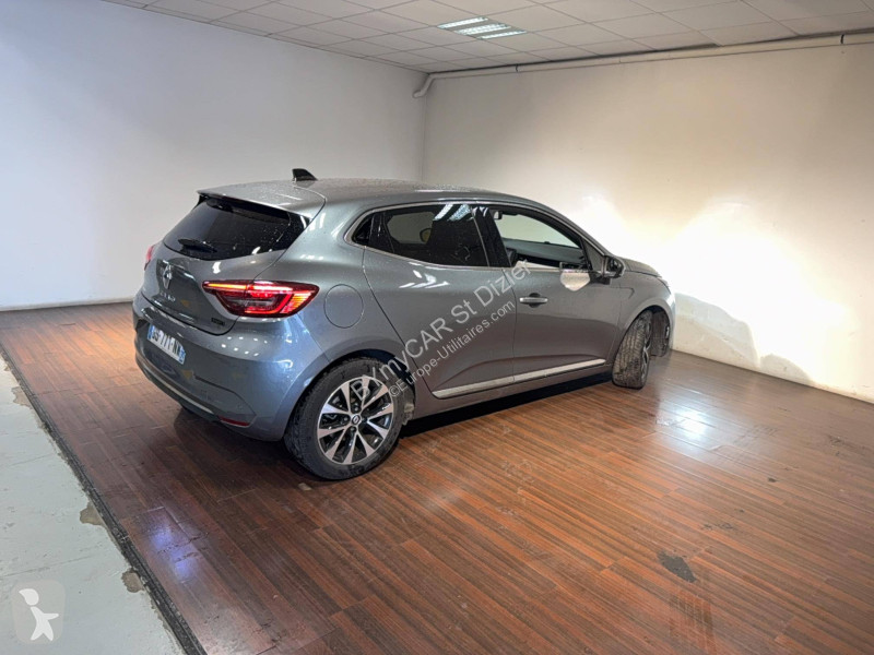 Užitkové vozidlo Renault Clio E-Tech full...