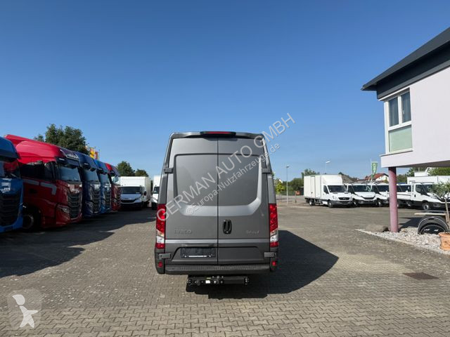 Autoutilitară Iveco 35S18H8V L4H2 Hi-Matic