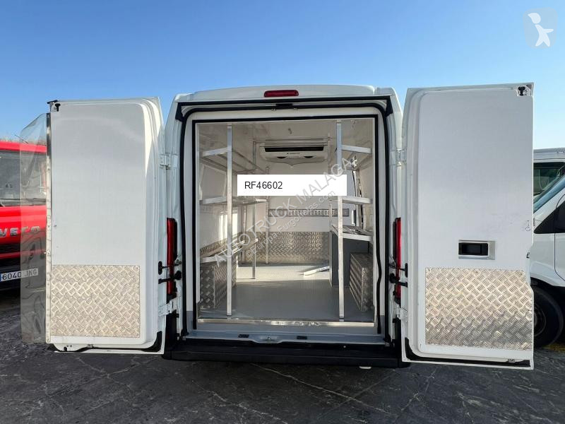 Véhicule utilitaire Peugeot 2.0