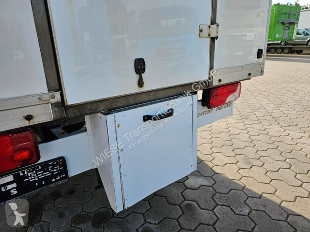 Užitkové vozidlo Mercedes mit Kofferaufbau