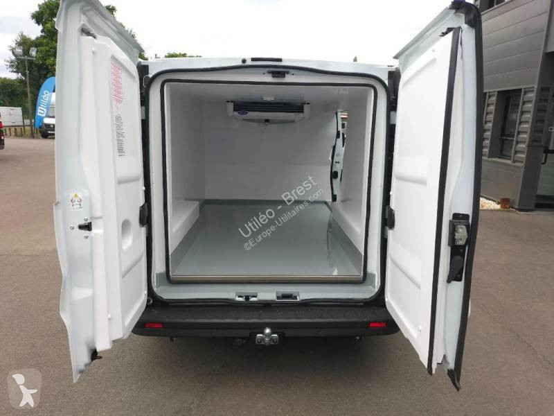 Véhicule utilitaire Nissan