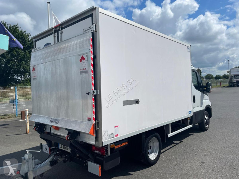 Véhicule utilitaire Iveco  DAILY 35C18