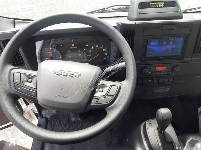 Véhicule utilitaire Isuzu