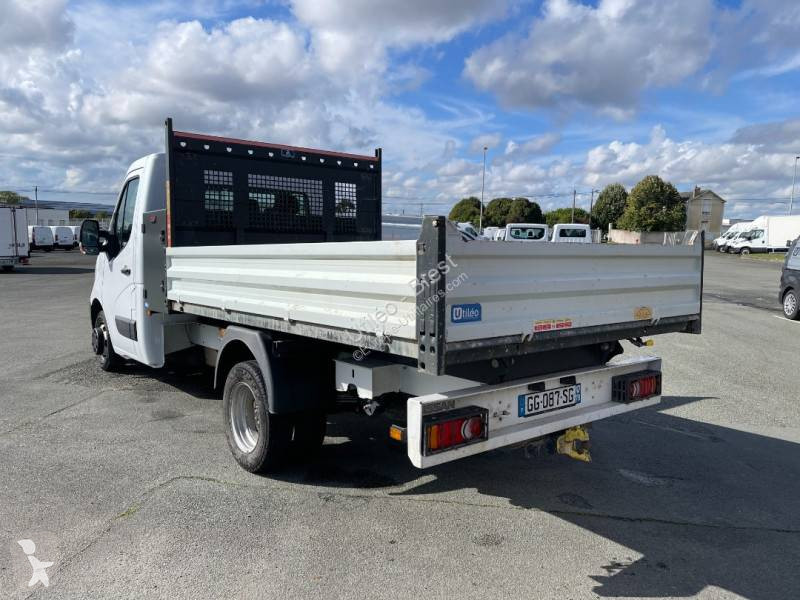 Véhicule utilitaire Nissan