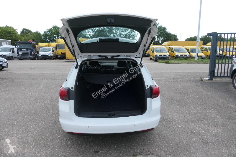 Véhicule utilitaire Opel Astra K 1.6 CDTI...