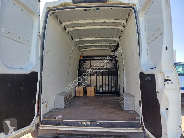 Veículo utilitário Iveco DAILY 35S16