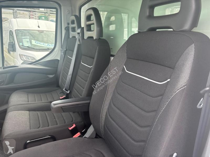 Véhicule utilitaire Iveco CCb 35C16H3.0 caisse...