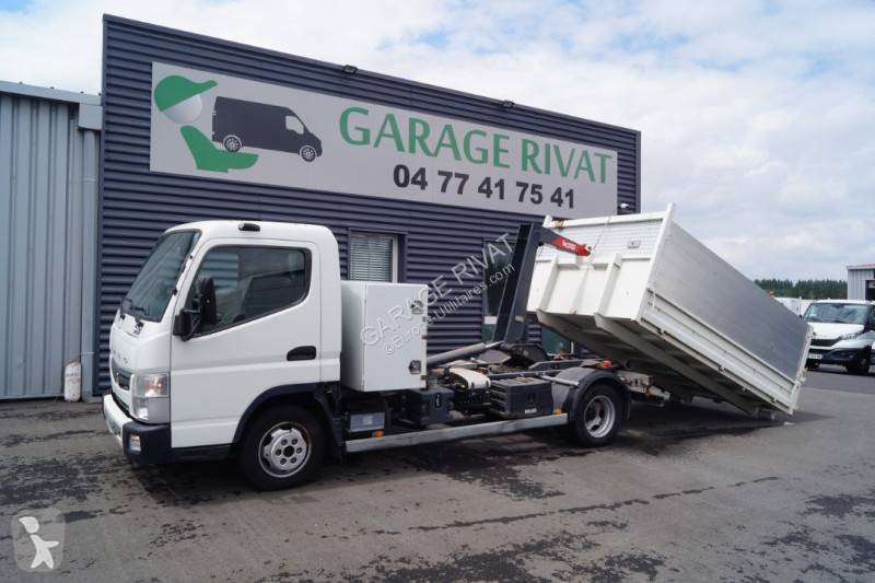 Véhicule utilitaire Mitsubishi Fuso