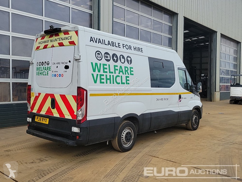 Véhicule utilitaire Iveco 35S11