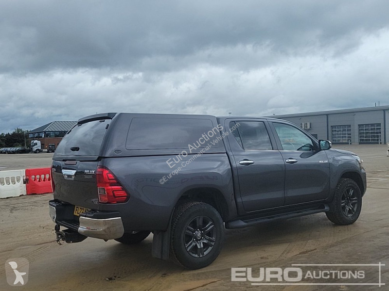 Furgoneta Toyota Hilux