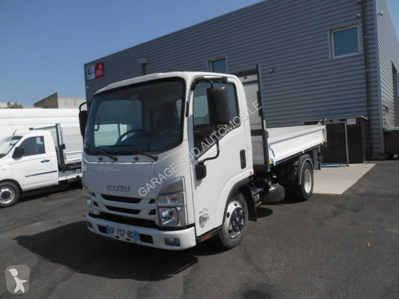 Véhicule utilitaire Isuzu