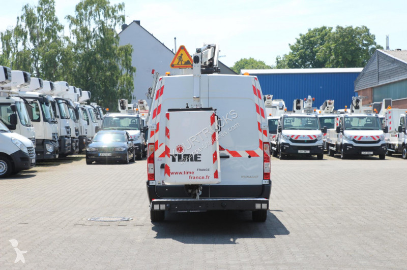 Véhicule utilitaire Renault Versalift ET26L 10m...
